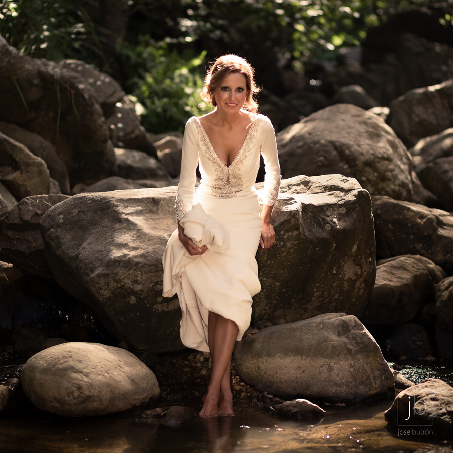 novia en el rio
